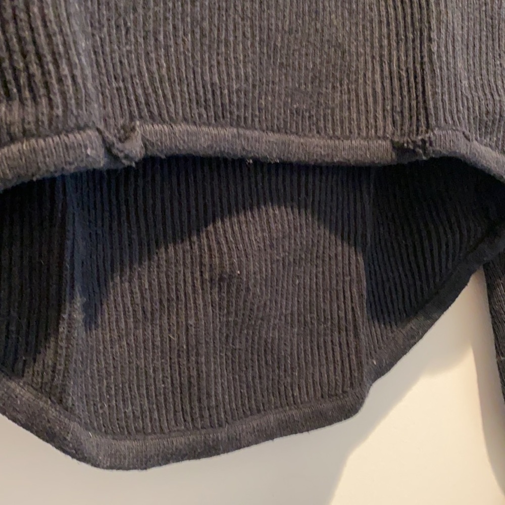 100% cotton, Cabi, cropped sweater.  Size small. - Picture 5 of 7